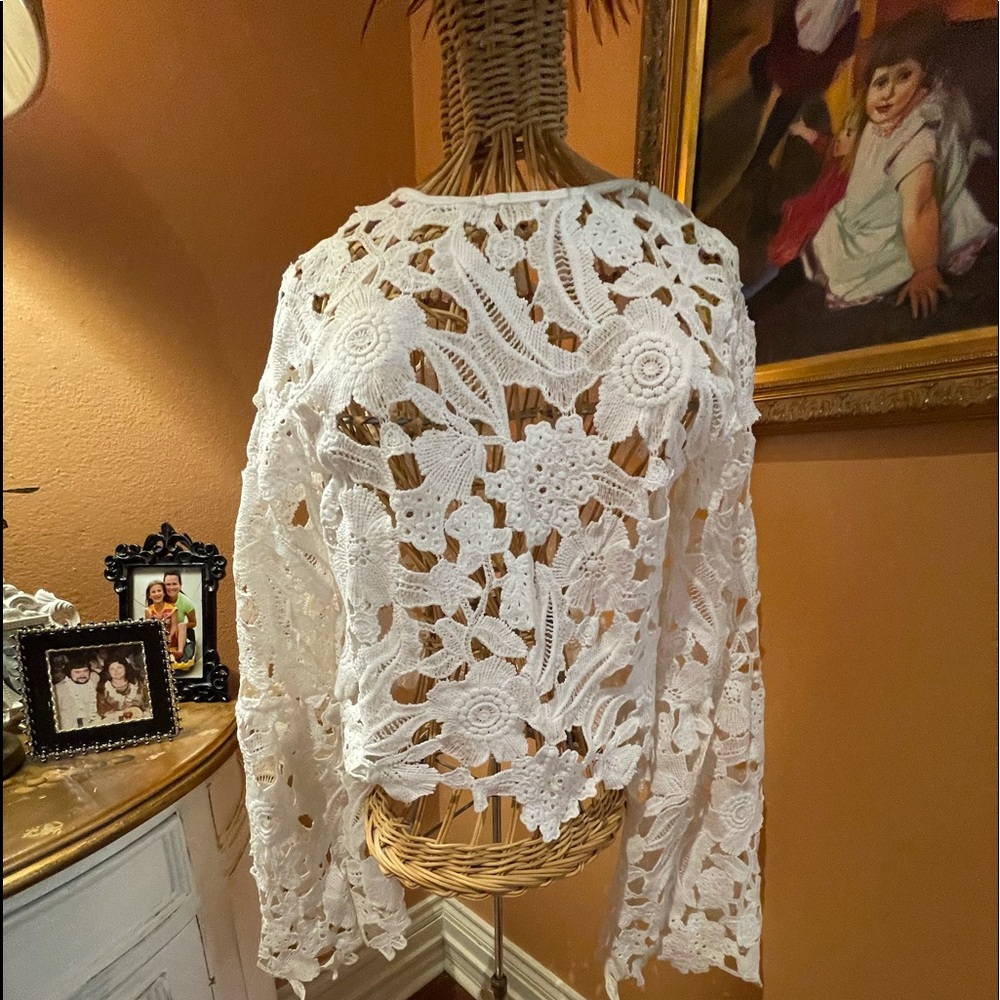 WHITE COTTON CROCHETED TOP